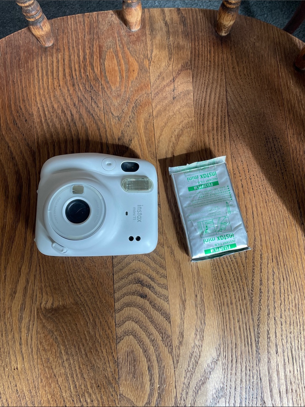 Fujifilm Instax Mini Instant Camera in White with Film Pack